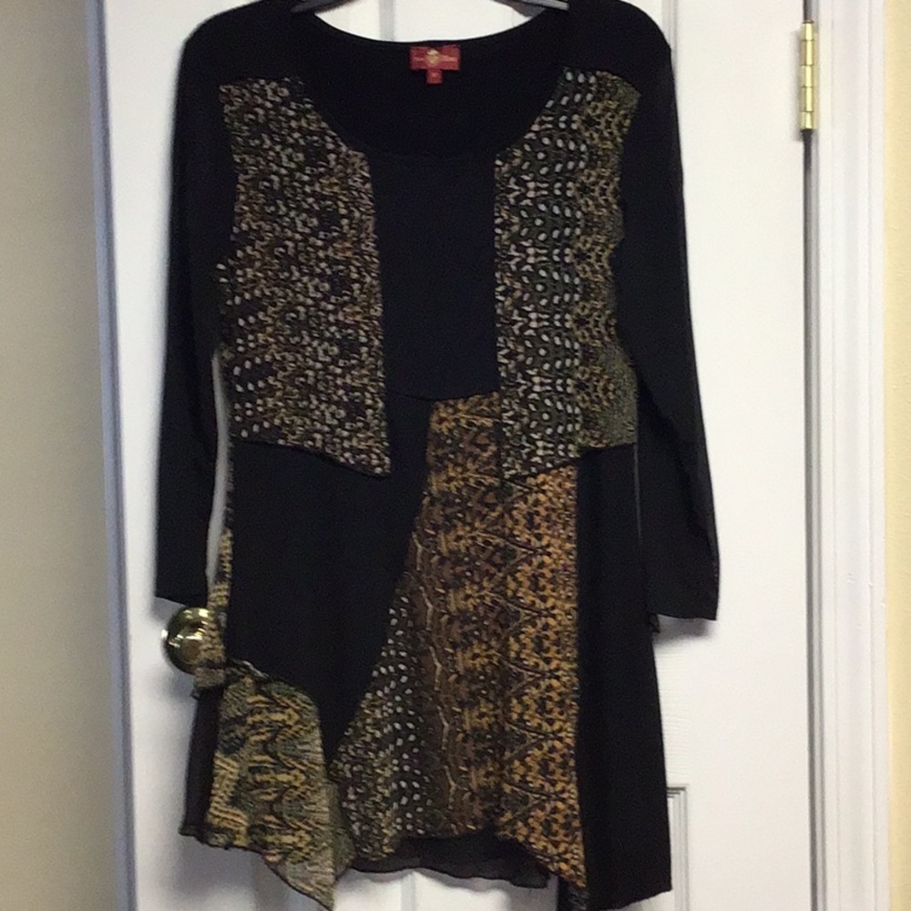 Black FROM THE HEART top (BOUTIQUE)